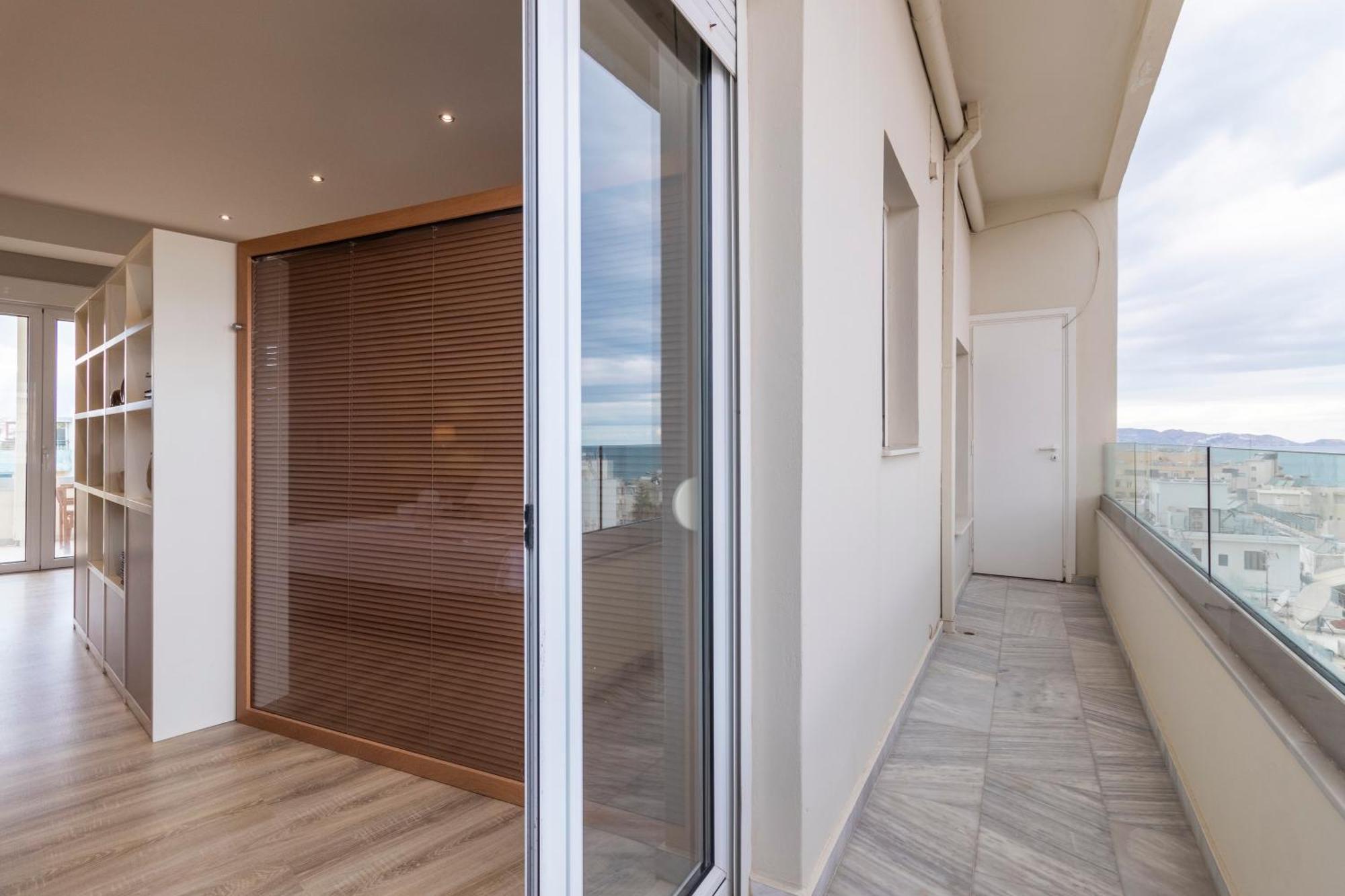 Apartment On Lionsquare With Sea And View