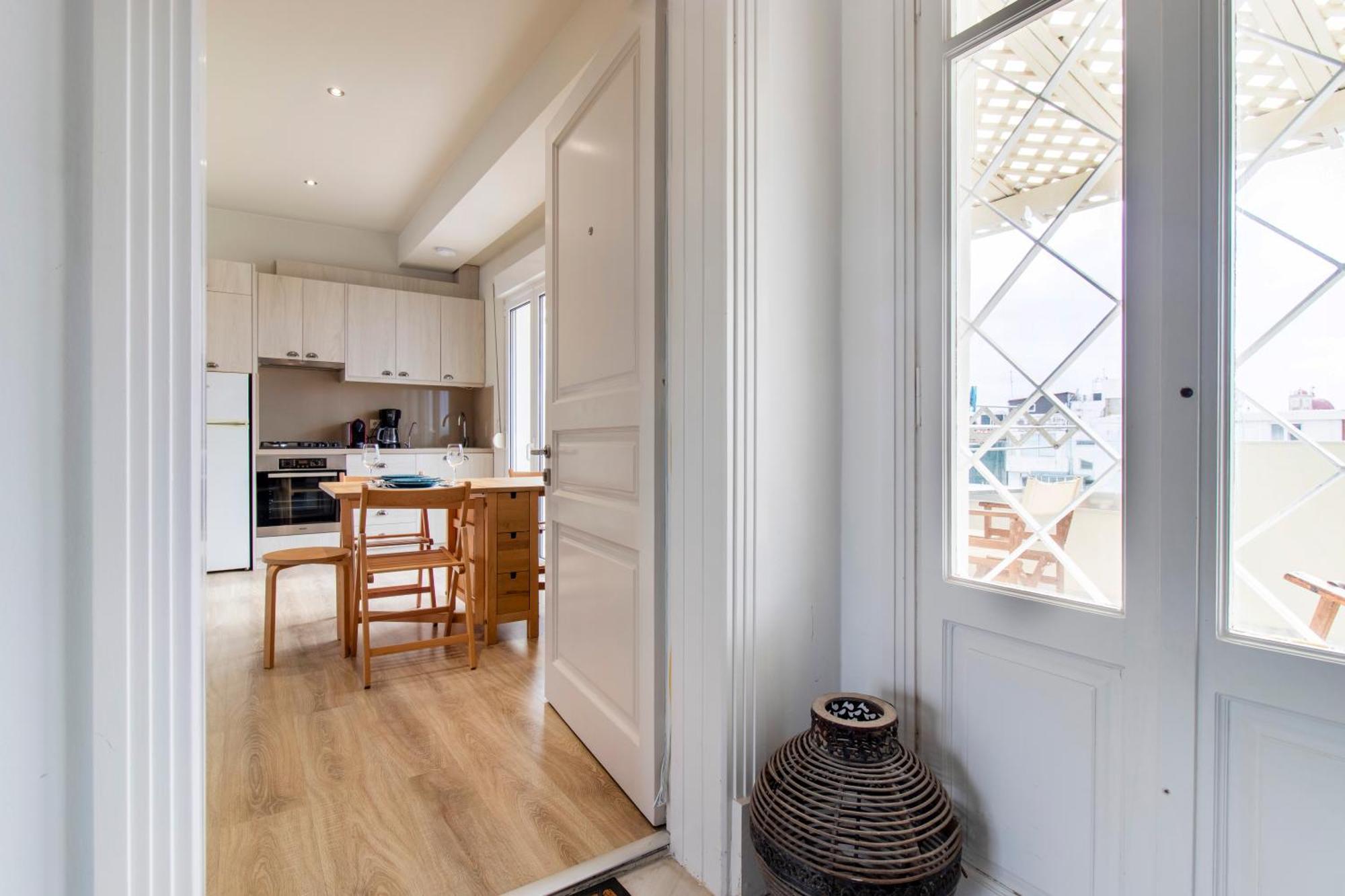 On Lionsquare With Sea And View Apartment