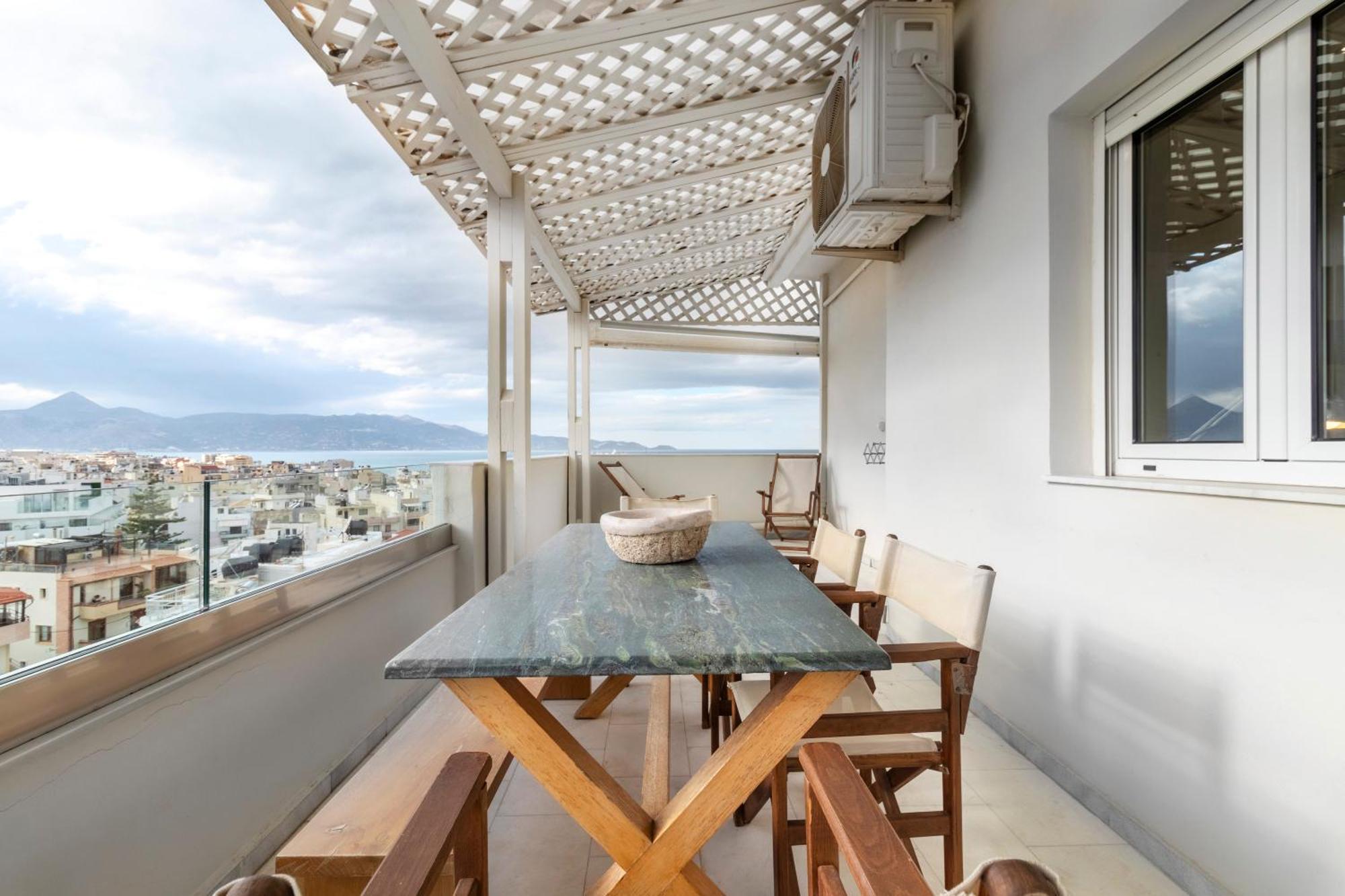 Apartment On Lionsquare With Sea And View *