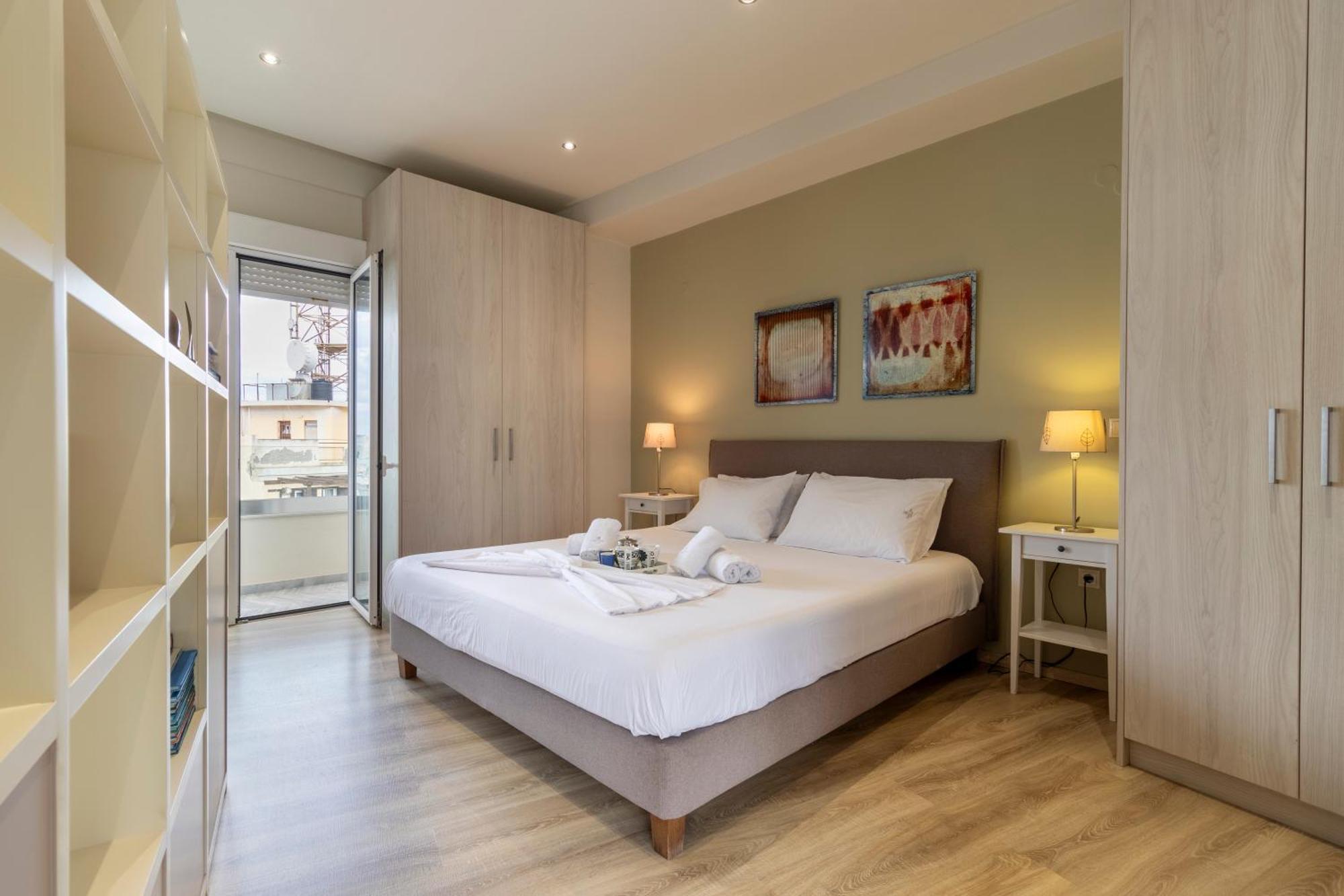 On Lionsquare With Sea And View Apartment